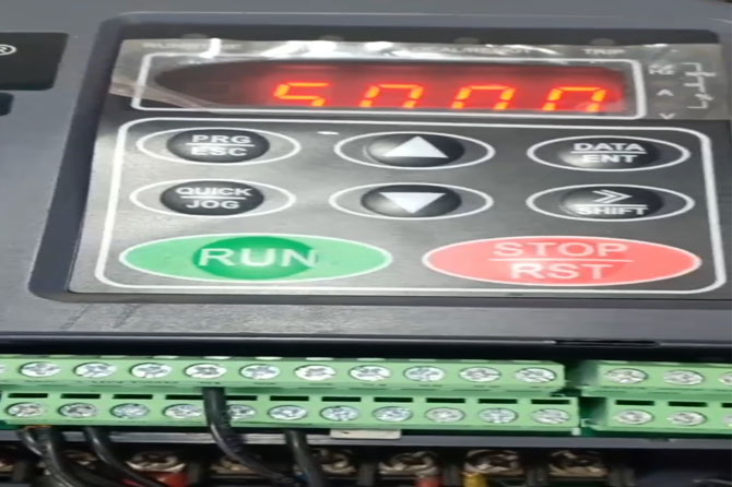 AC600N变频器维修