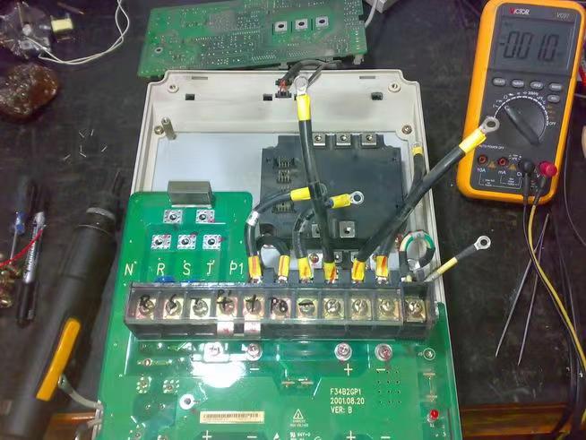 施耐德变频器ATV08维修注意查看