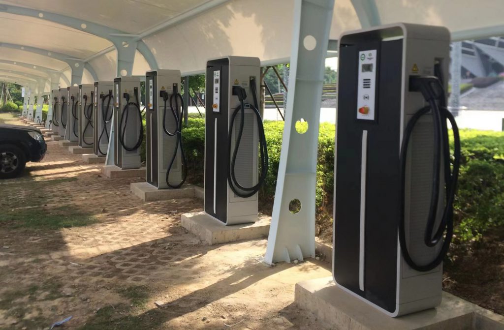 安悦充电充电桩模块维修师傅告知